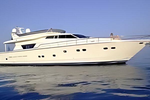 Allegra yacht ferretti 80 ft 600x400