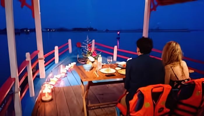 Candle light dinner of yacht