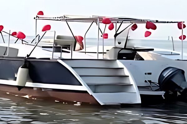 Fantasia catemarine yacht 600x400