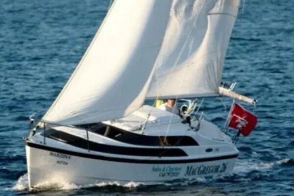 Sail cabin yacht mistral 600x400