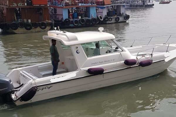 Motor Boat 12 Seater 6 600x400