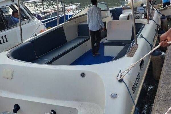 Motor Boat 12 Seater 7 600x400