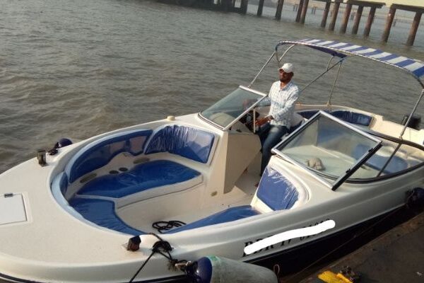Motor Boat 8 Seater 6 600x400