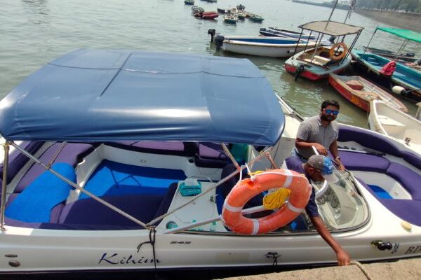 Motor Boat 8 Seater 7 600x400