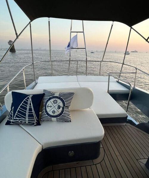 Motor Yacht L3 2 500x600