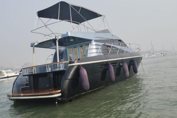 Motor Yacht L3 4 600x400